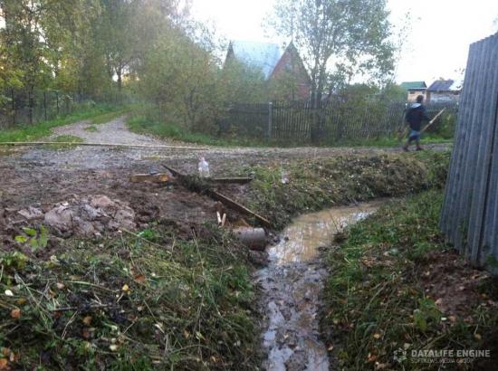 Строительство дачи в СНТ. Часть 3 - труба через дорогу для отвода воды из канавы