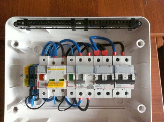 Временный электрощит в дачном доме